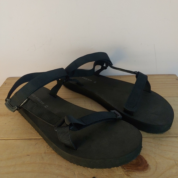 (Free with any purchase) Joe fresh black sandals men's size 12 US - Picture 3 of 7
